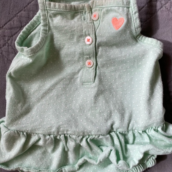 Carter’s Onesie Lot ✨$12 BUNDLE✨ size 6 months - Picture 4 of 6
